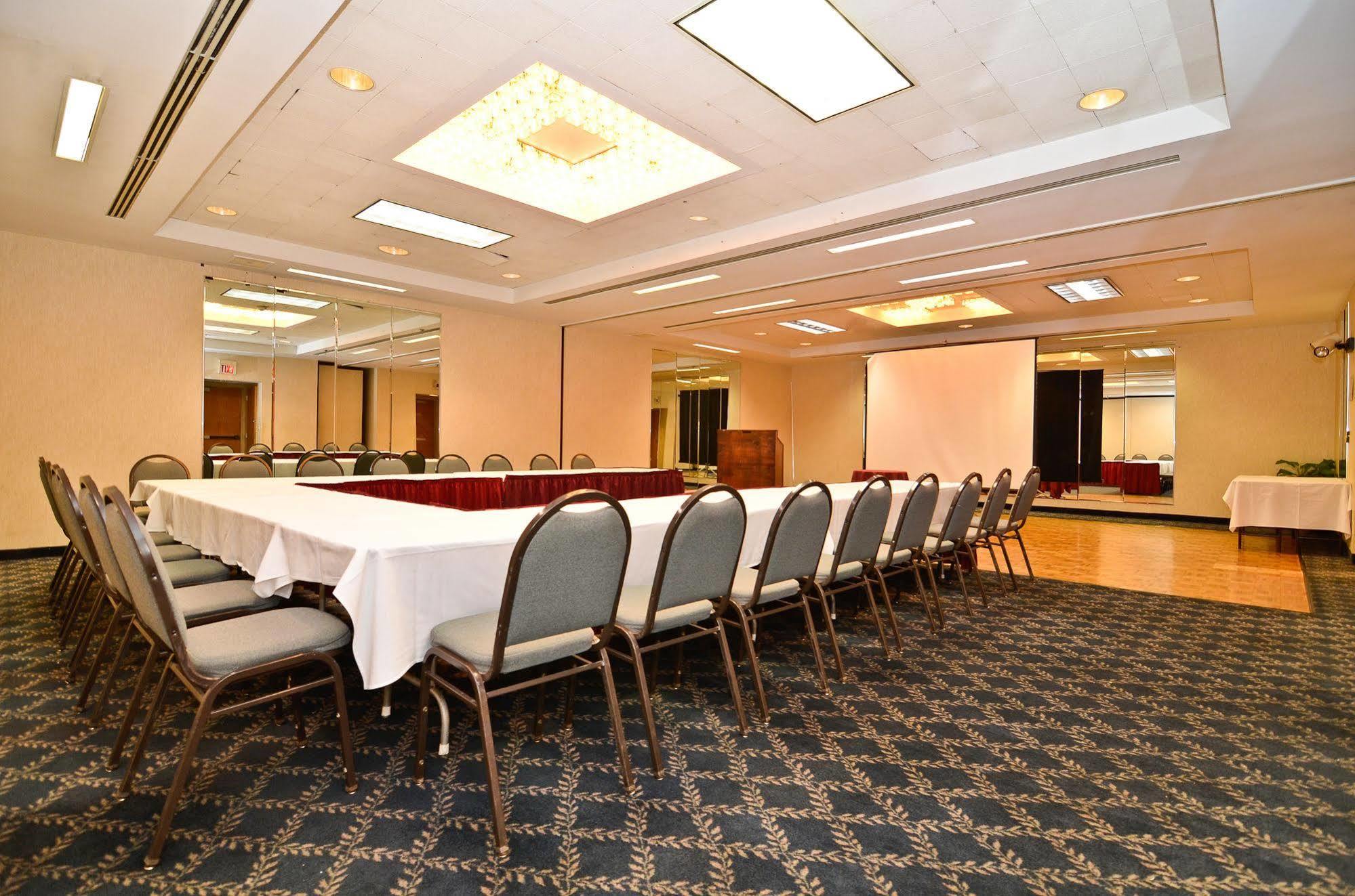 Holiday Inn Poughkeepsie By Ihg Επιχειρήσεις φωτογραφία